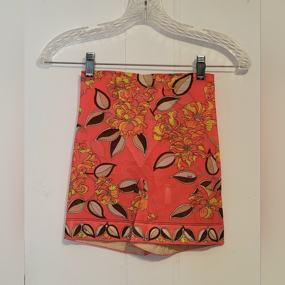 Emilio Pucci for Fromfit Rogers shorts with hooks for garterbelt. Size small.